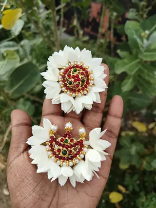 Foam clips