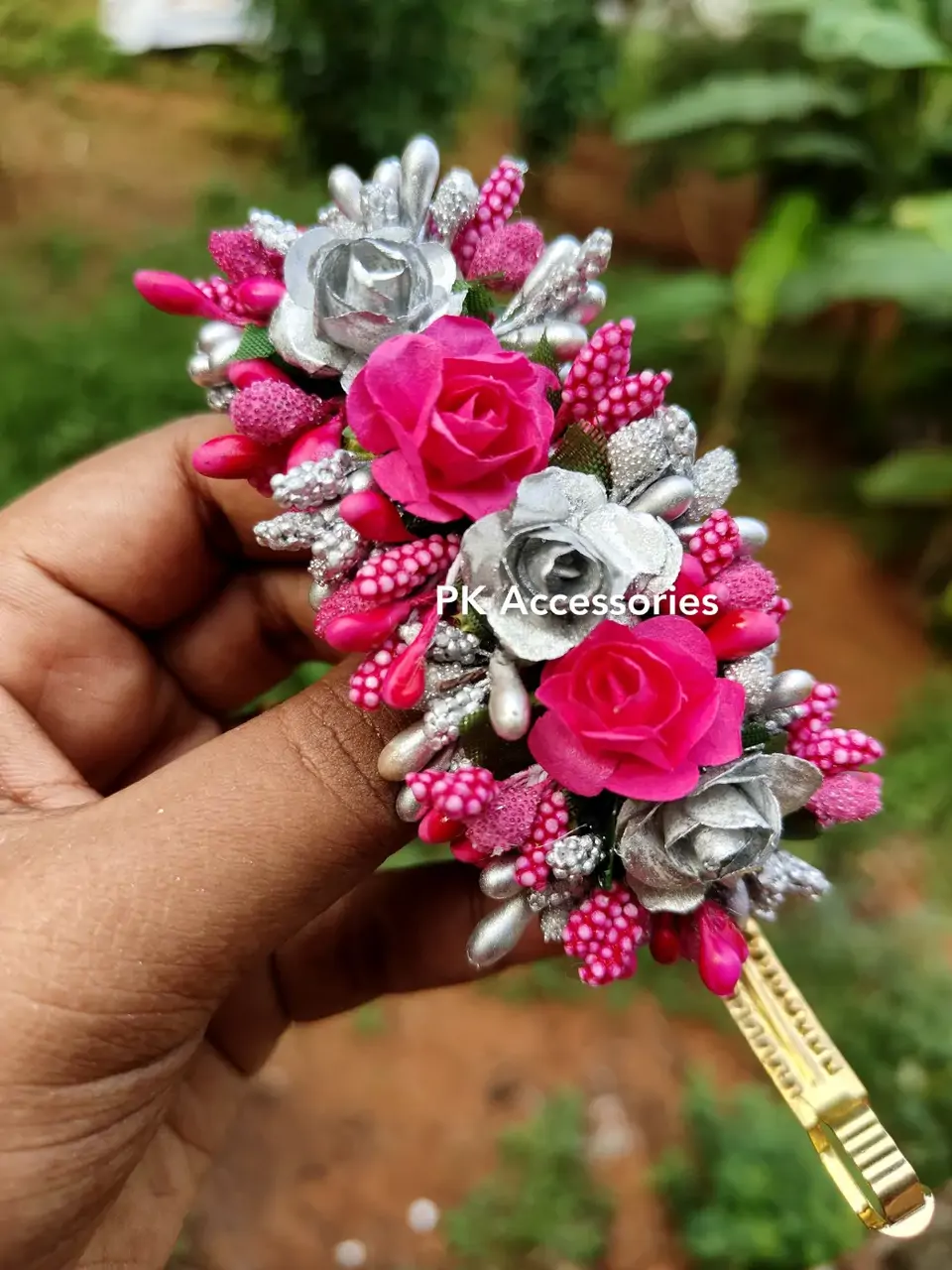 Silver × Pink clip