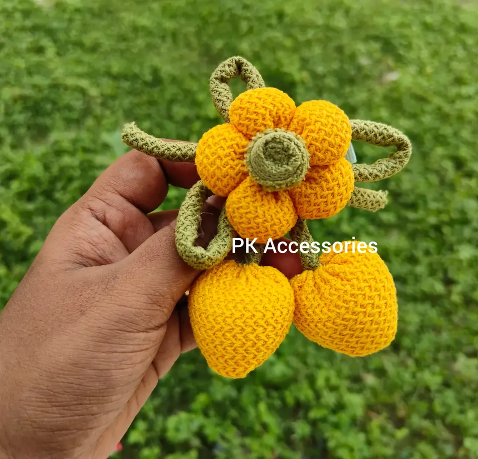 Yellow flower alligator clip